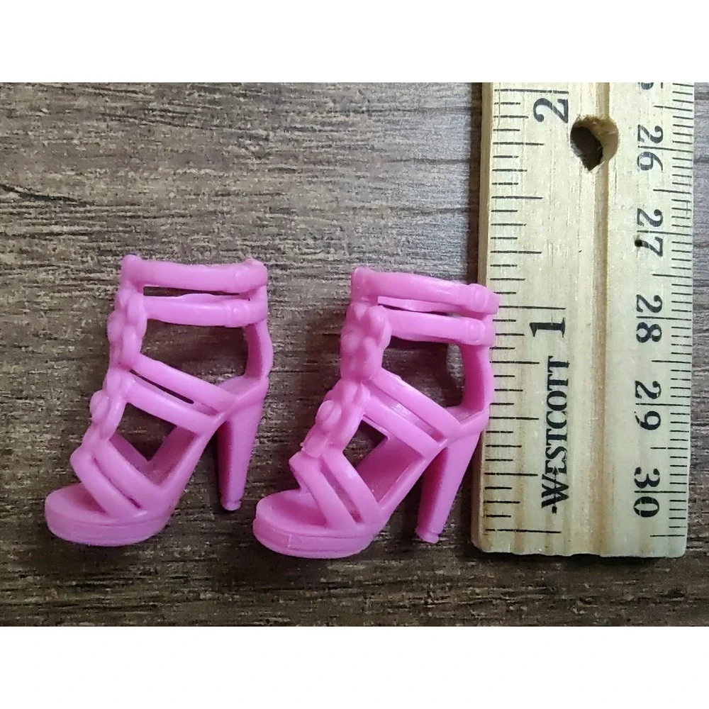 Barbie Fashionista Pink Cage Style Flower Accents High Heel Shoes Doll Size Z31